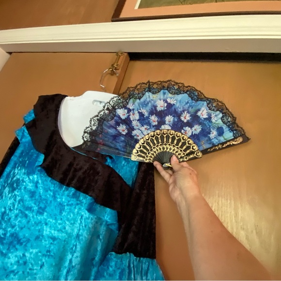 Jac flamenco dancer costume in azure crushed velvet w/ black ruffles and lace. - Picture 7 of 10